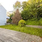Modern & Central Apartment, Free Private Parking !