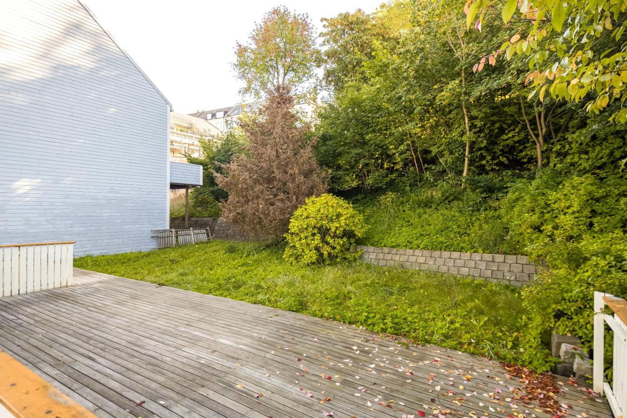 Modern & Apartment, Free Private Parking !