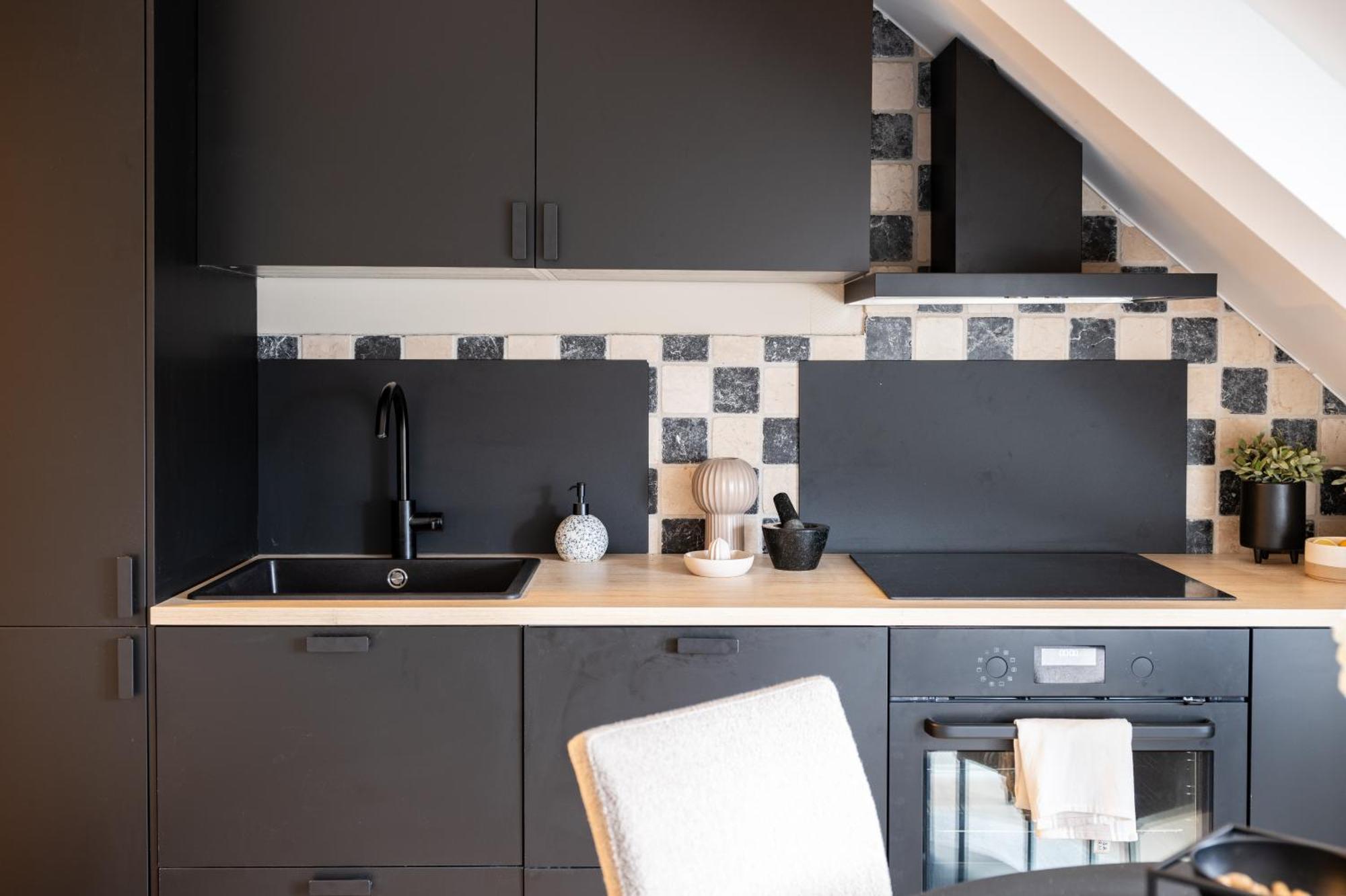 Leilighet Modern & Apartment, Free Private Parking !